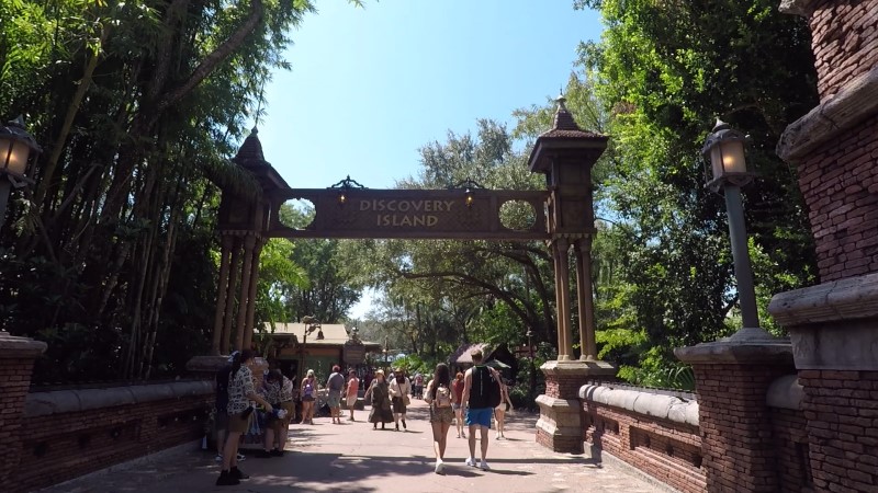 Discovery island entrance sign