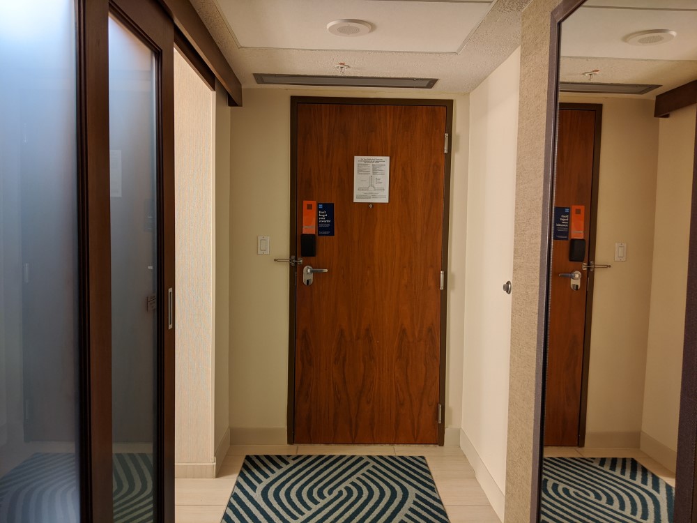 entrance standard room 