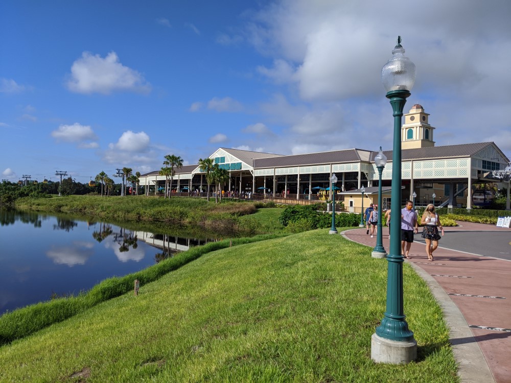 walkway to skyliner