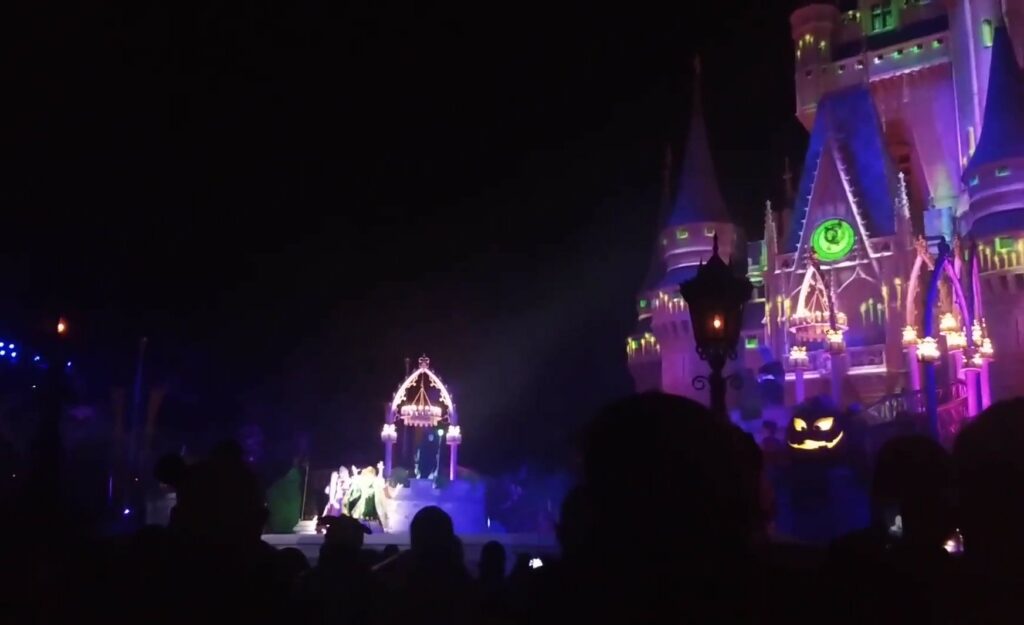 Hocus Pocus Spooktacular Stage Show